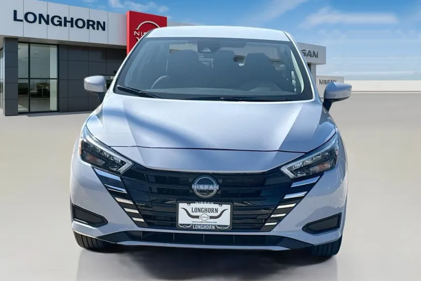 2025 Nissan Versa SV photo 1