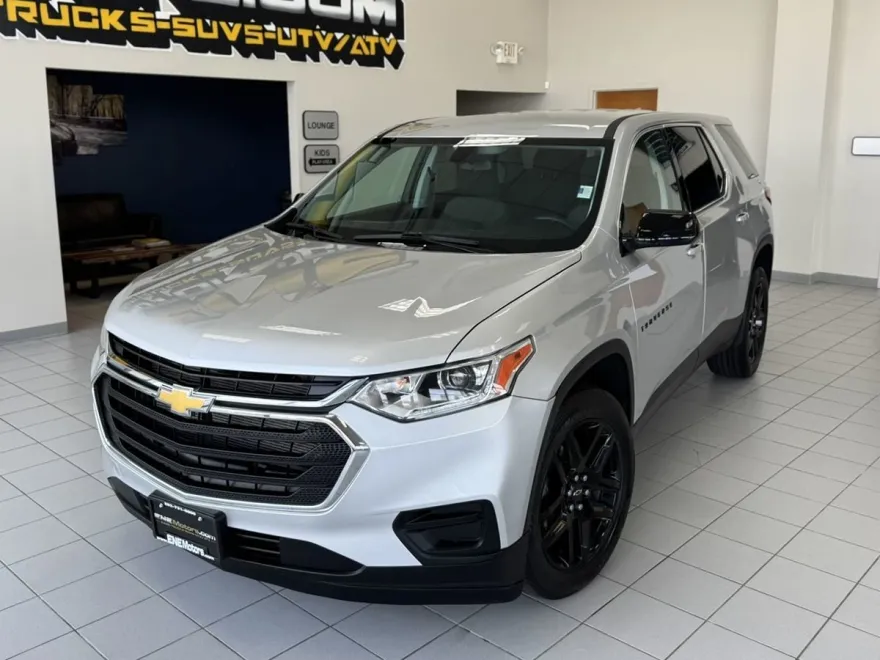 2020 Chevrolet Traverse LS photo 1