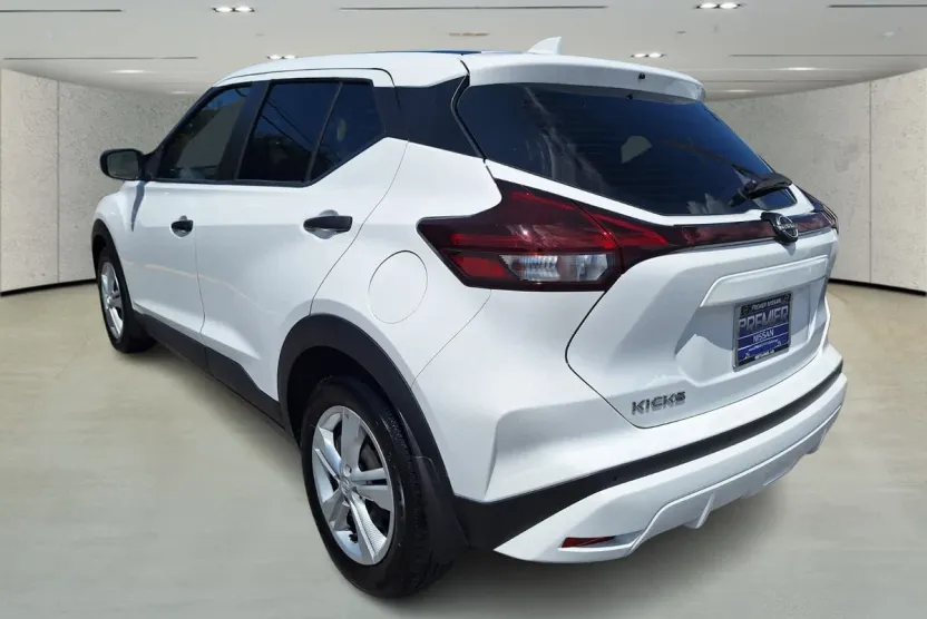 2024 Nissan Kicks S photo 1
