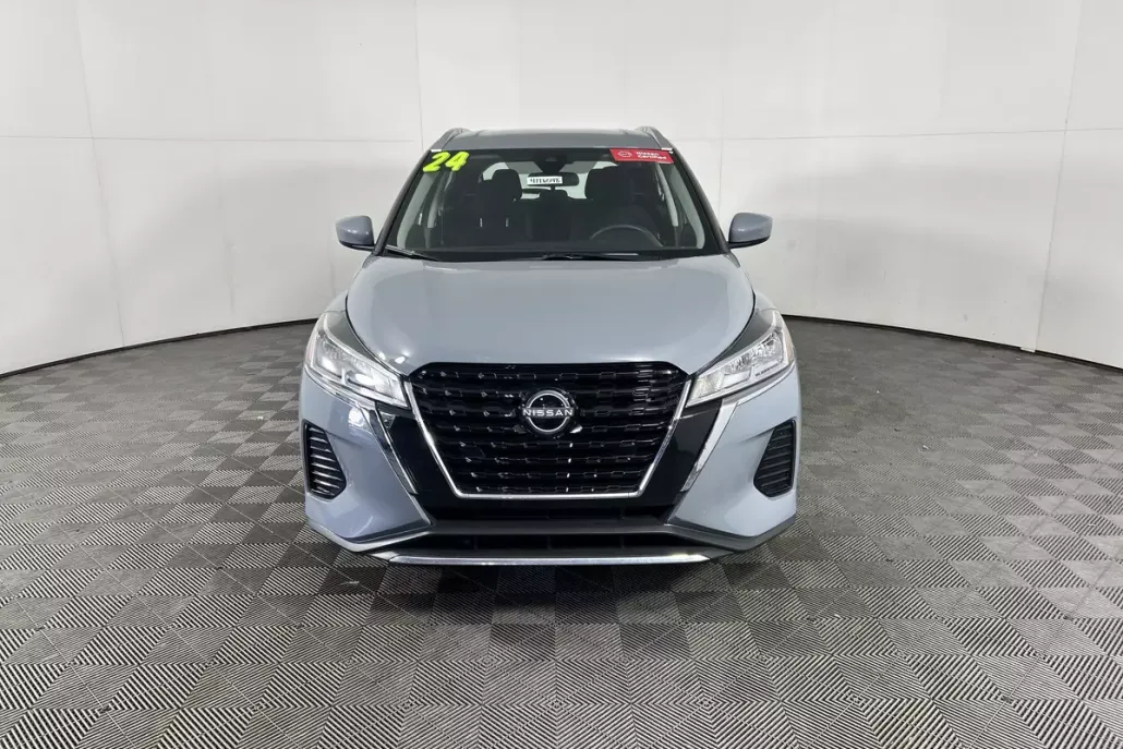 2024 Nissan Kicks SV photo 1