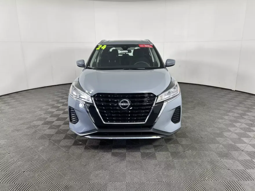 2024 Nissan Kicks SV photo 1
