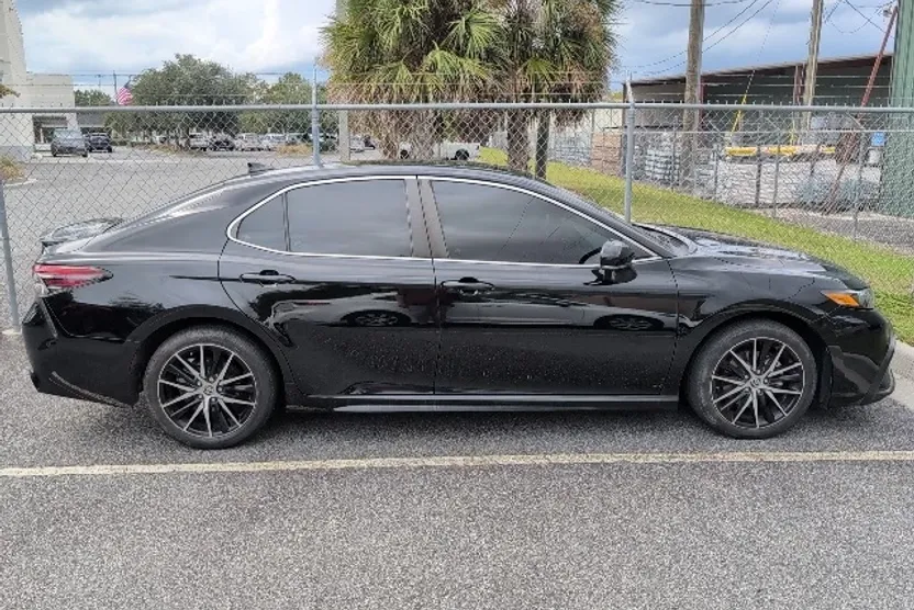 2023 Toyota Camry SE photo 1