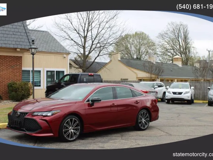 2019 Toyota Avalon XLE photo 1