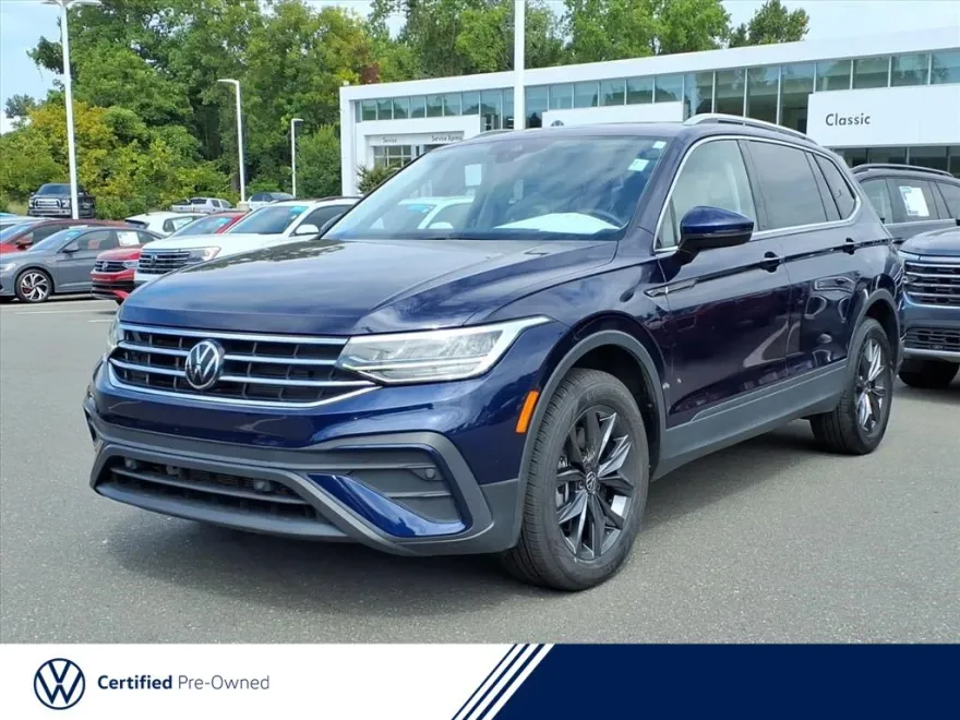 2023 Volkswagen Tiguan SE photo 1