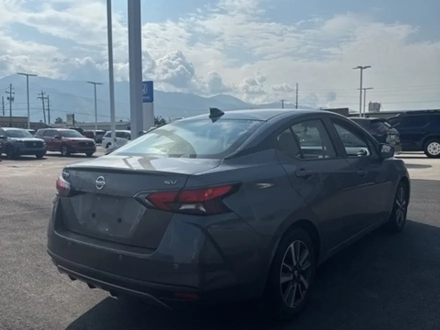 2021 Nissan Versa 1.6 SV photo 1