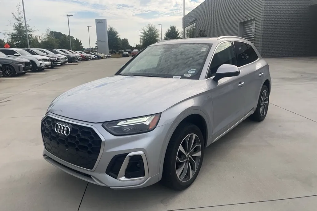 2024 Audi Q5 45 S line Premium photo 1