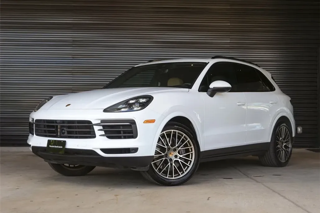 2022 Porsche Cayenne Platinum Edition photo 1