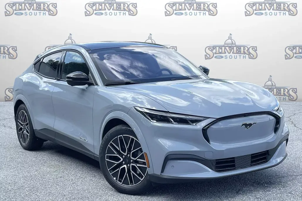2025 Ford Mustang Mach-E Premium photo 1