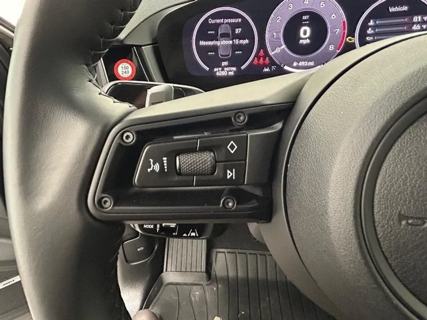 2024 Porsche Cayenne Base photo 21