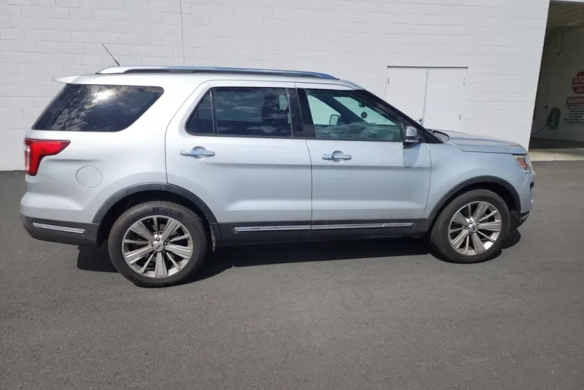2019 Ford Explorer Limited photo 1