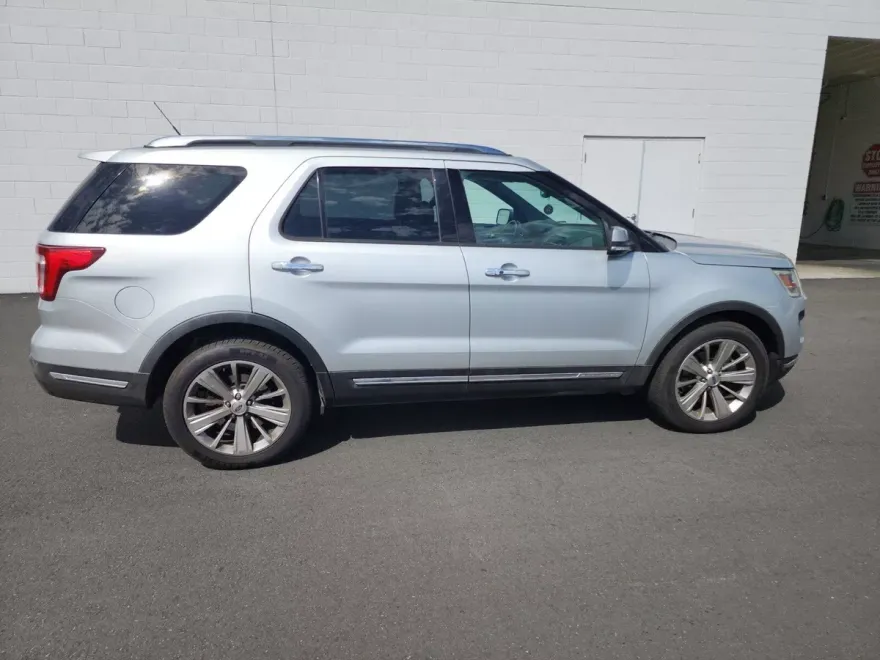 2019 Ford Explorer Limited photo 1