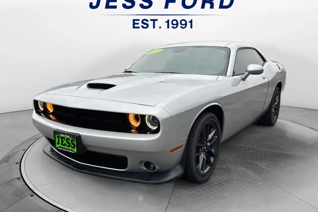 2022 Dodge Challenger GT photo 1