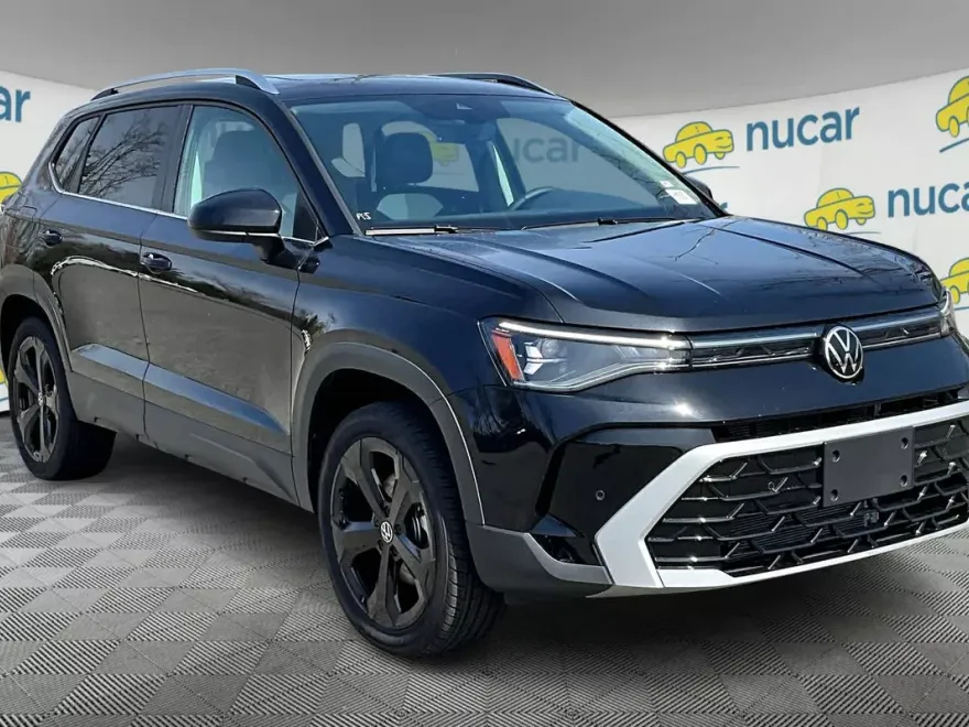 2025 Volkswagen Taos SEL photo 1