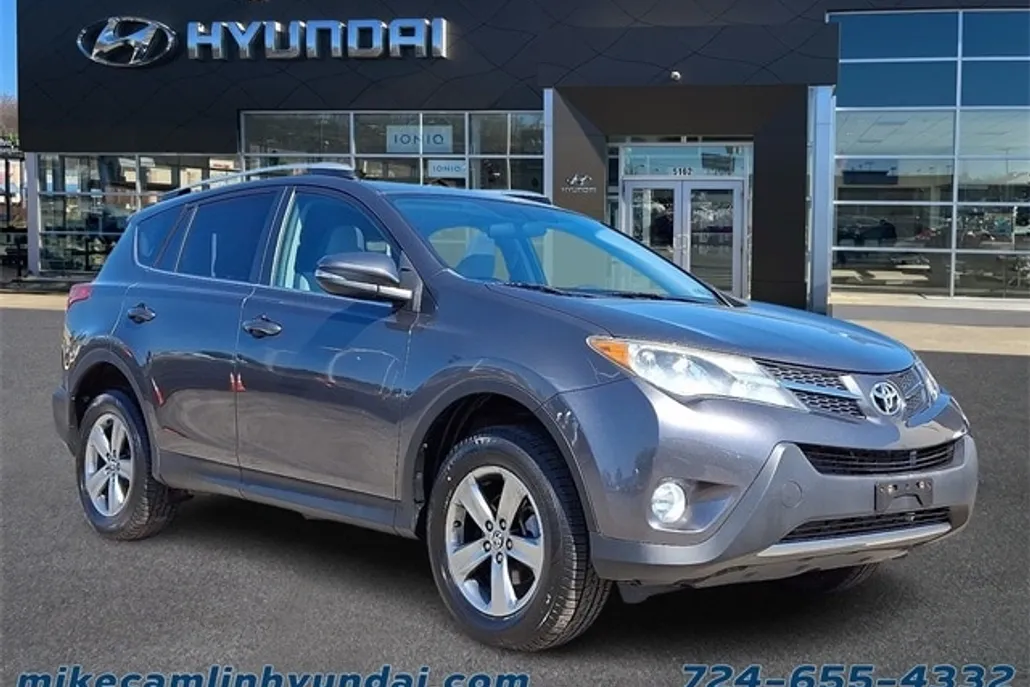 2015 Toyota RAV4 XLE photo 1