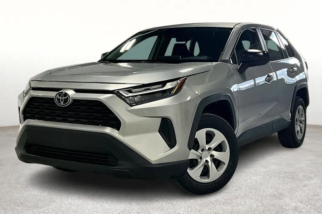 2024 Toyota RAV4 LE photo 1