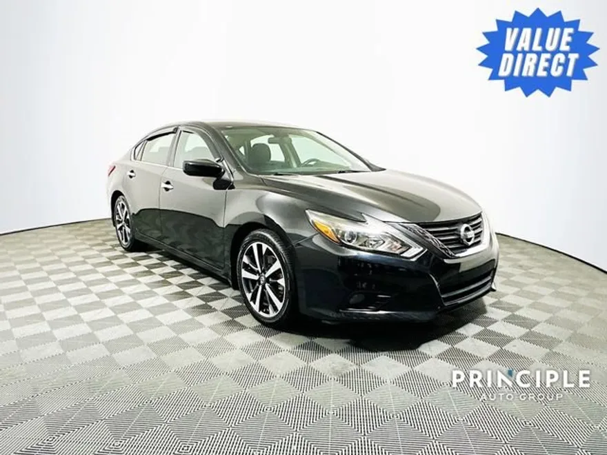 2017 Nissan Altima 2.5 SR photo 1