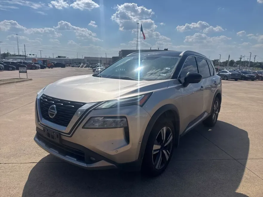 2021 Nissan Rogue Platinum photo 1