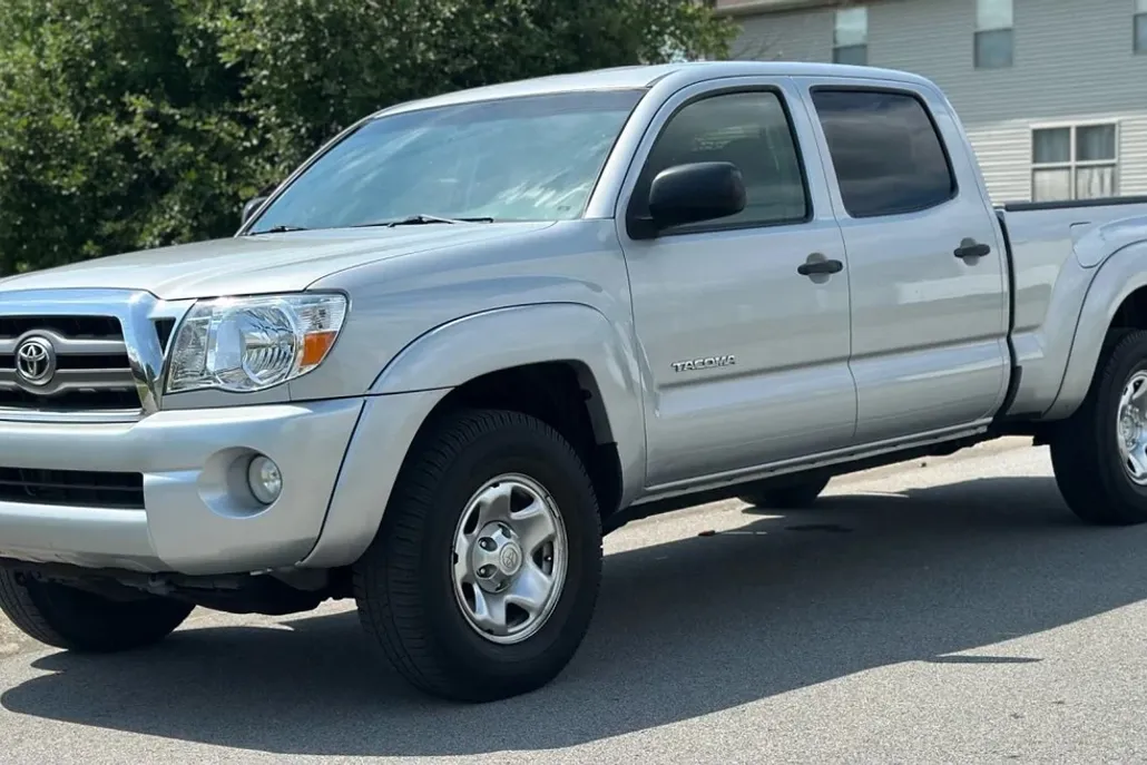 2010 Toyota Tacoma Double Cab SR5 photo 1