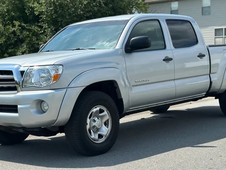 2010 Toyota Tacoma Double Cab SR5 photo 1