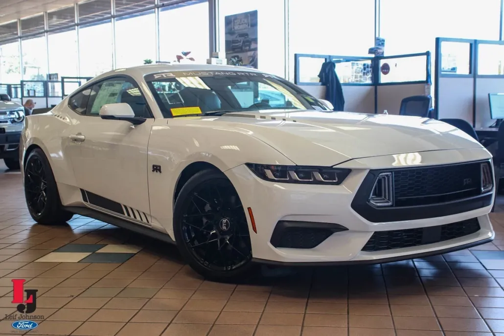 2024 Ford Mustang EcoBoost Premium photo 1