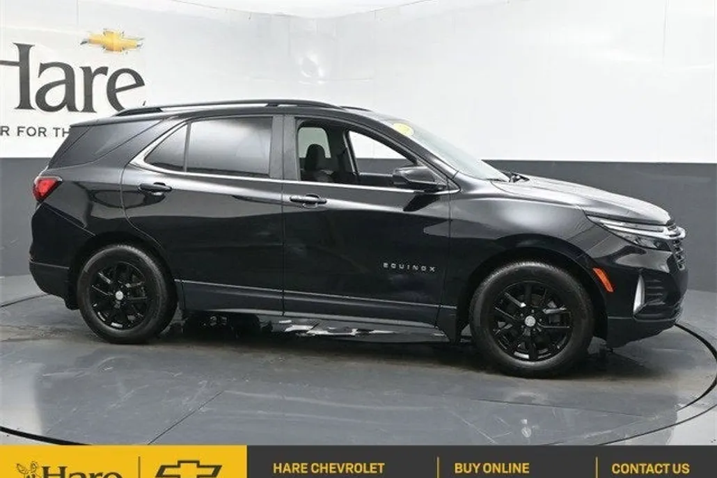 2022 Chevrolet Equinox LT photo 1