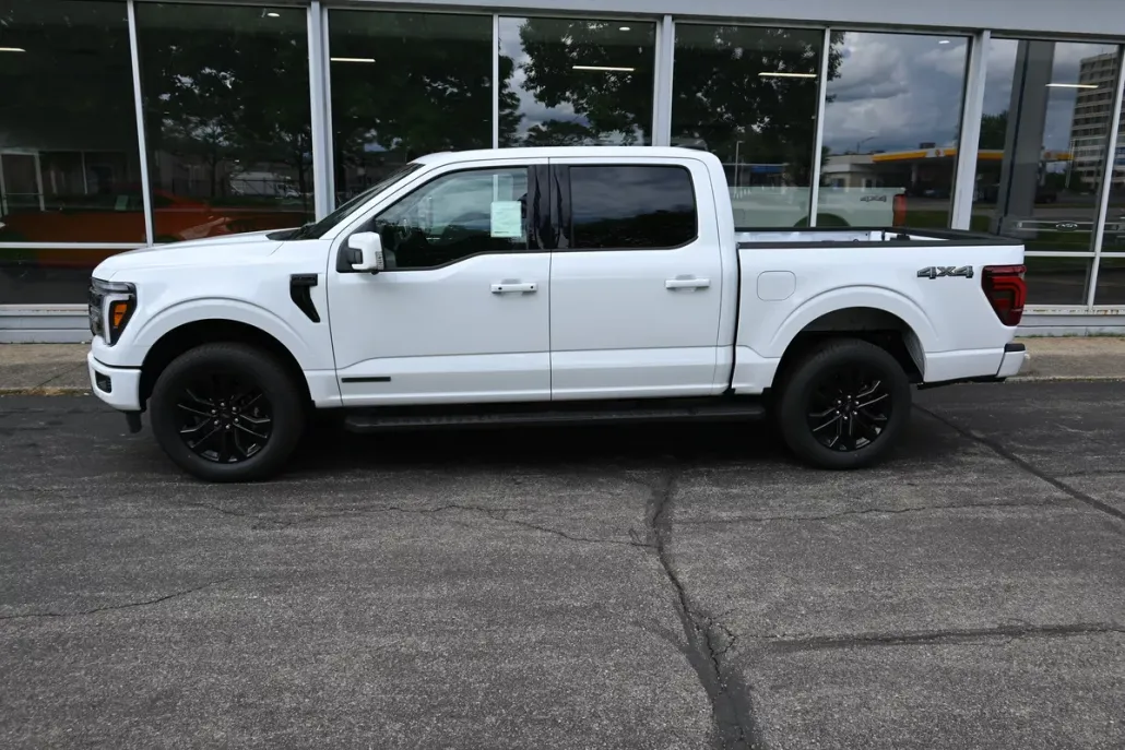 2025 Ford F-150 Lariat photo 1