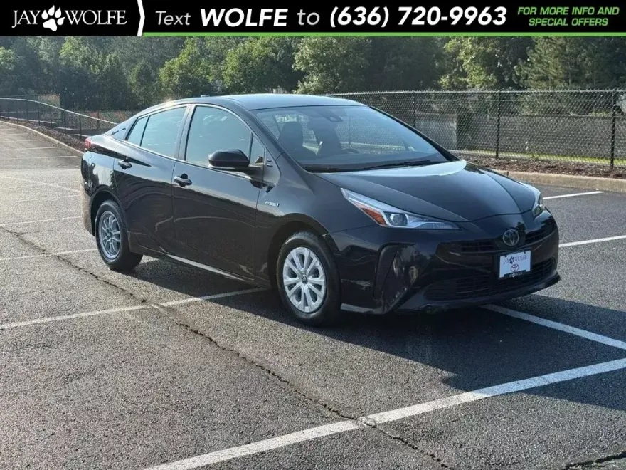 2021 Toyota Prius Limited photo 1