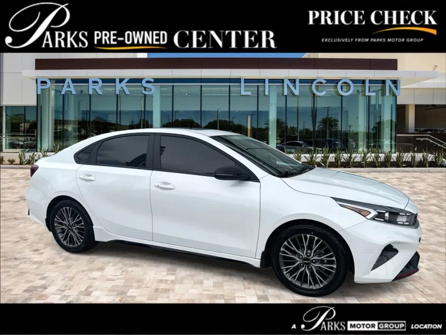 2023 Kia Forte GT-Line photo 1