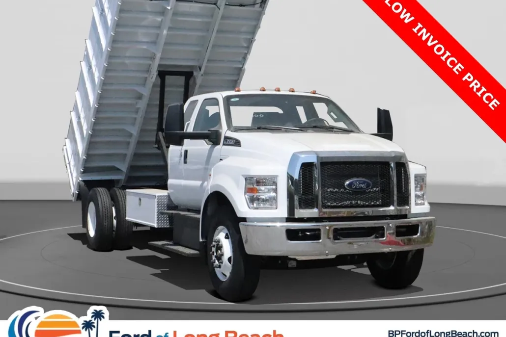 2024 Ford F-650 photo 1