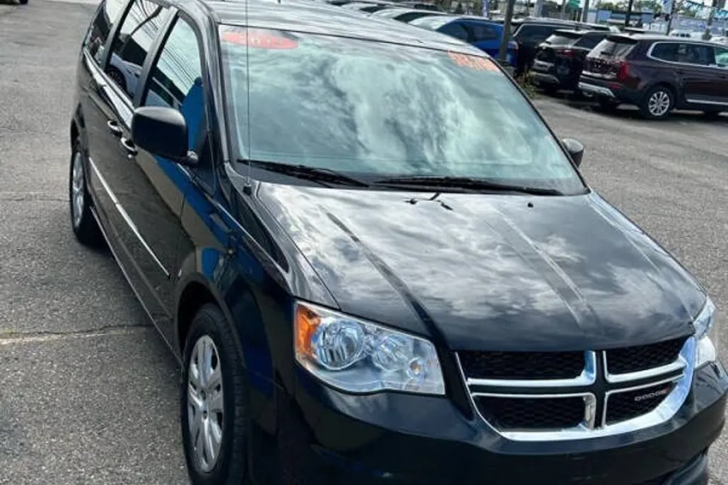2017 Dodge Grand Caravan SE SXT Express photo 1