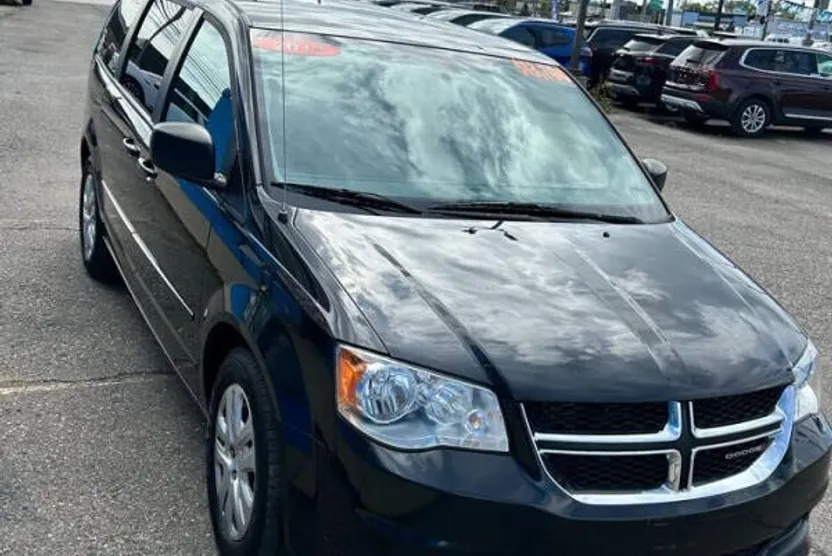 2017 Dodge Grand Caravan SE SXT Express photo 1