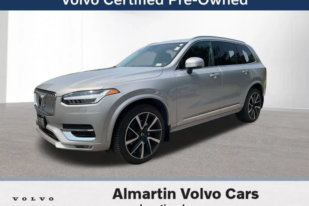 2023 Volvo XC90 B5 AWD Plus photo 1