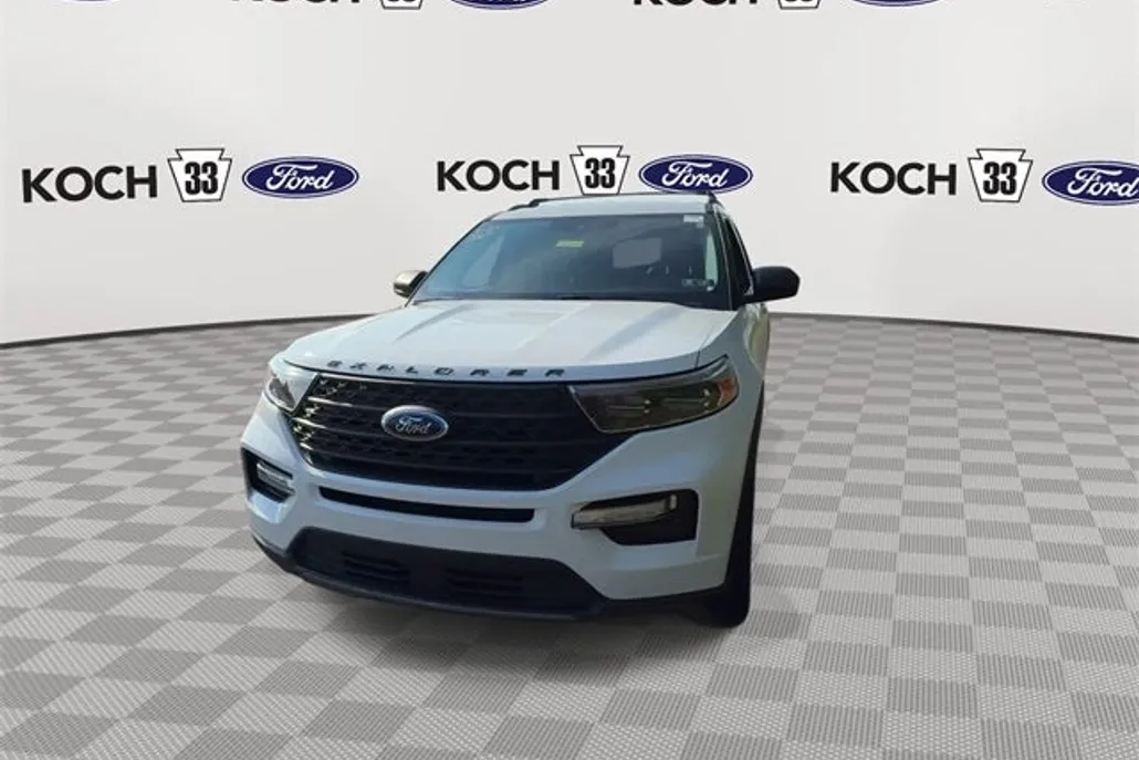 2021 Ford Explorer XLT photo 1