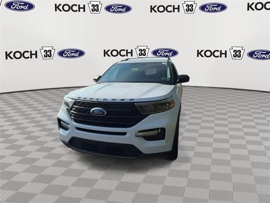 2021 Ford Explorer XLT photo 1