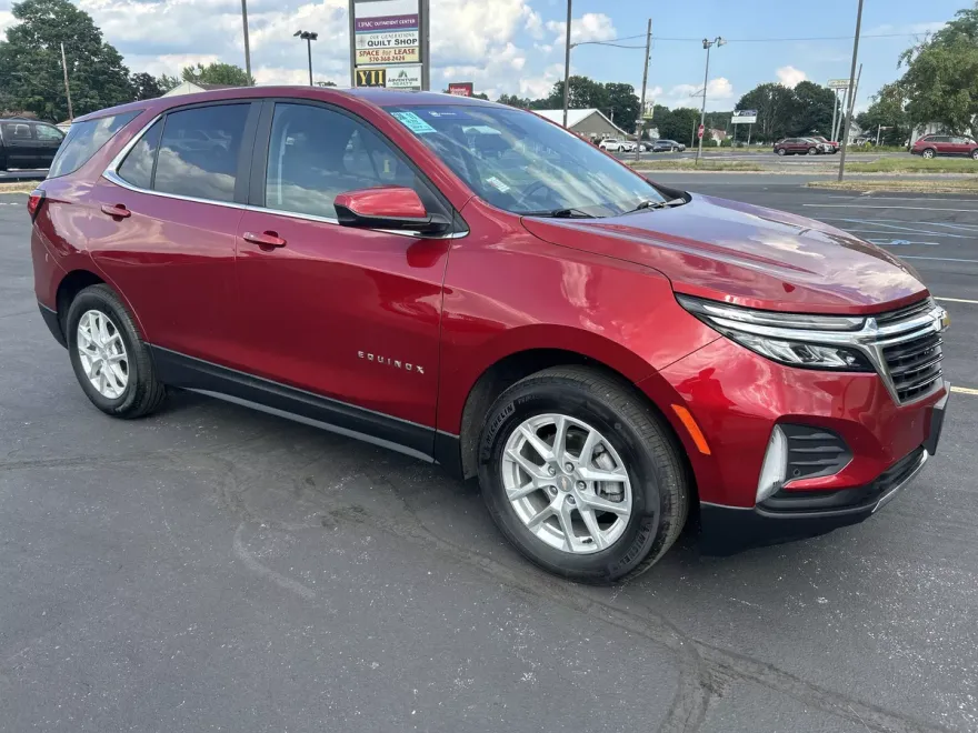 2023 Chevrolet Equinox photo 1