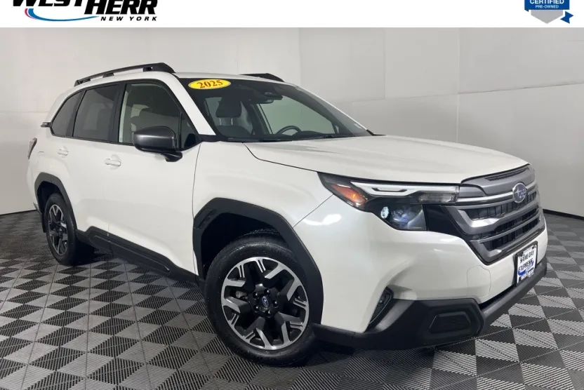 2025 Subaru Forester Premium photo 1