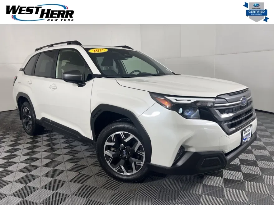 2025 Subaru Forester Premium photo 1