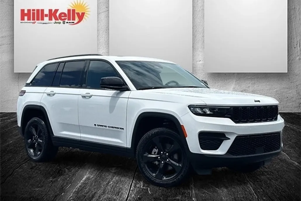 2025 Jeep Grand Cherokee Laredo Altitude photo 1