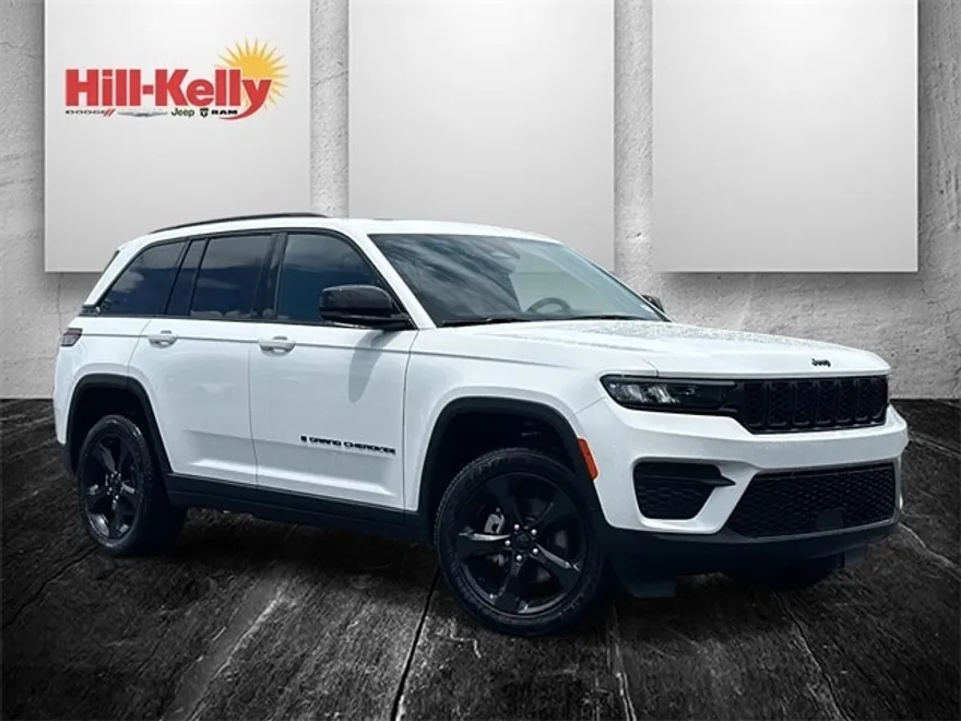 2025 Jeep Grand Cherokee Laredo Altitude photo 1