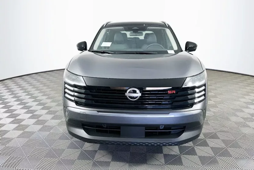 2025 Nissan Kicks SR photo 1