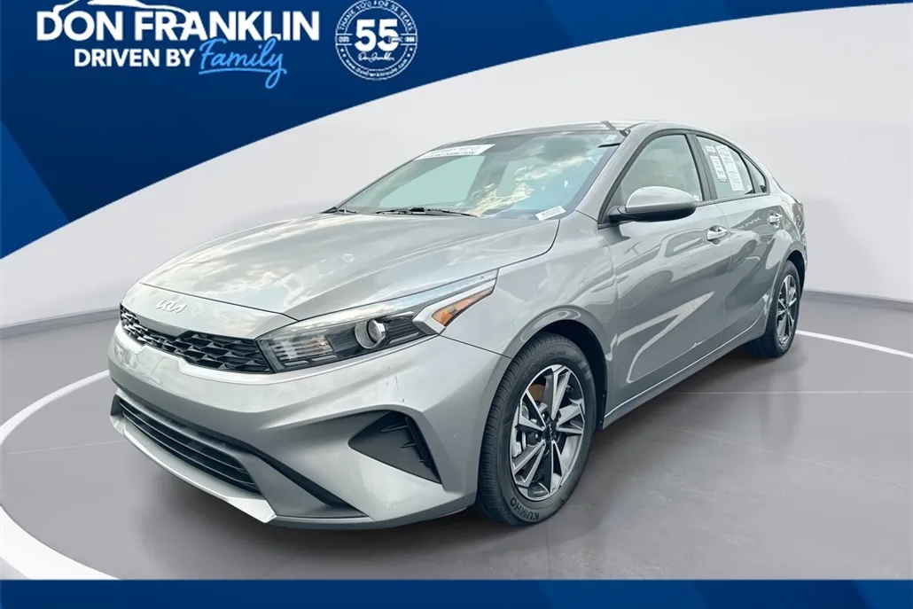 2024 Kia Forte LXS photo 1