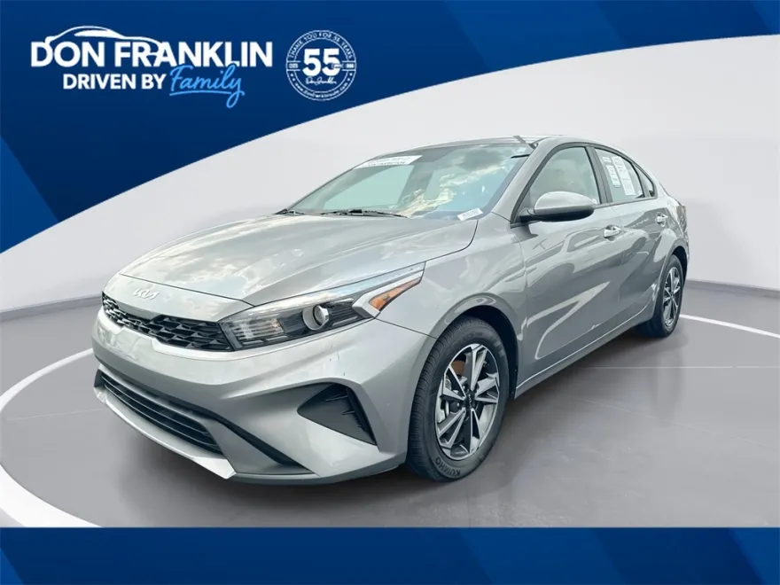 2024 Kia Forte LXS photo 1