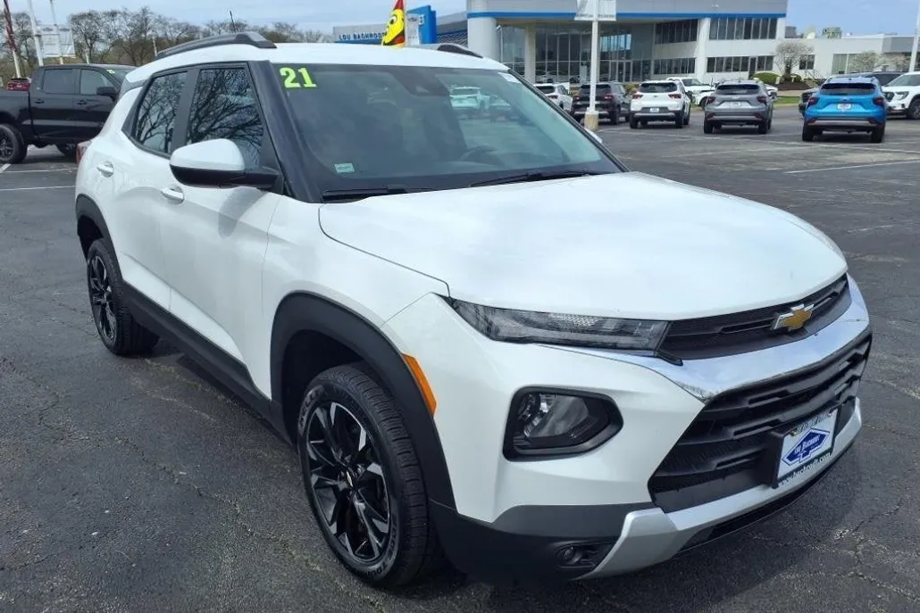 2021 Chevrolet Trailblazer LT photo 1