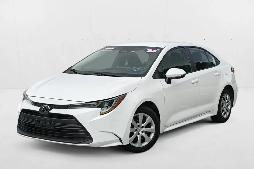 2024 Toyota Corolla LE photo 1