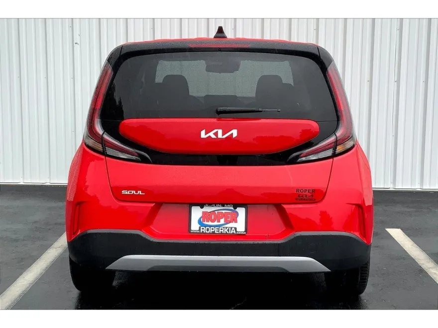 2023 Kia Soul LX photo 1