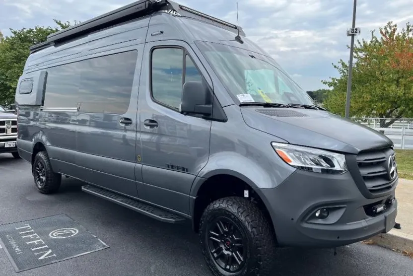 2025 Mercedes Benz Sprinter 2500 photo 1