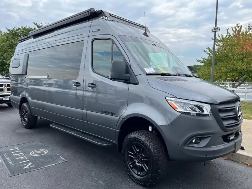 2025 Mercedes Benz Sprinter 2500 photo 1