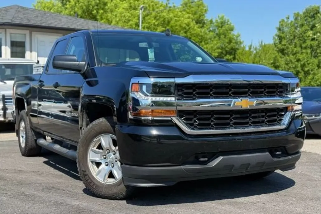 2019 Chevrolet Silverado 1500 Z71 LT photo 1