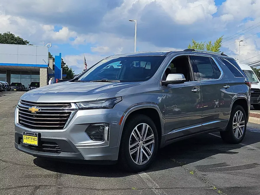 2023 Chevrolet Traverse High Country photo 1
