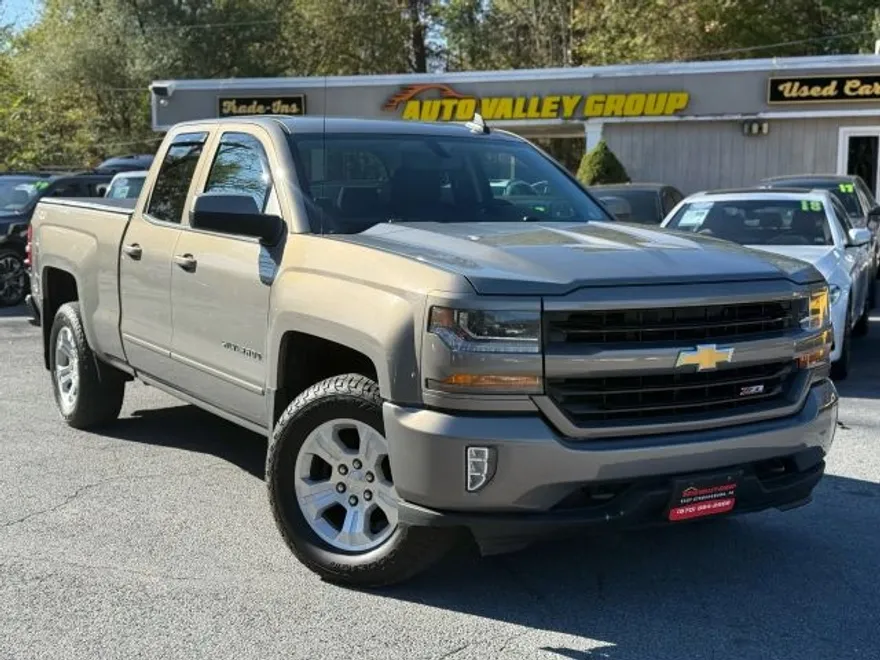 2017 Chevrolet Silverado 1500 Z71 LT photo 1